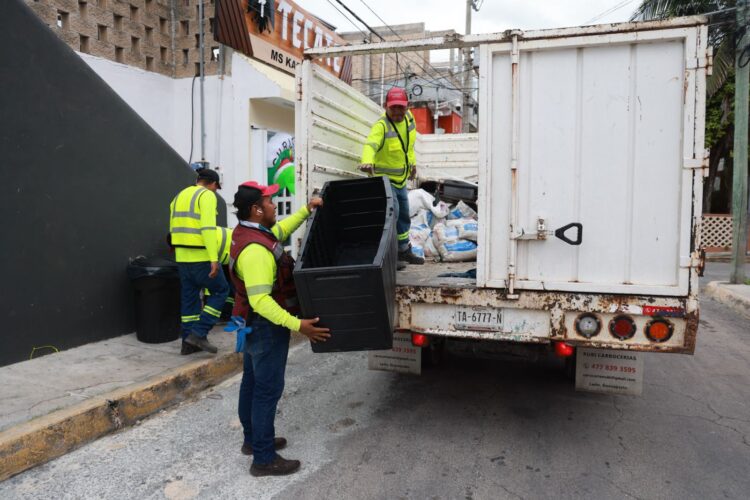 Gobierno de Isla Mujeres refuerza el Programa Permanente de Descacharrización ante el mal clima