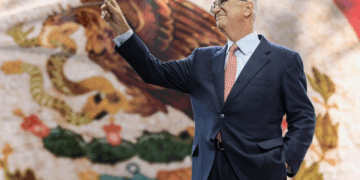 Grupo Salinas prevé revés en la Corte; ahora amenaza con demandar al SAT