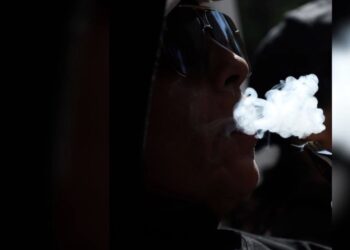Diputados denuncian presiones para no prohibir venta de 'vapeadores'