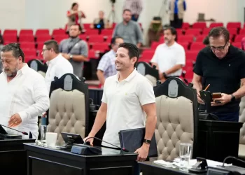 Renán Sánchez destaca avances legislativos en el cierre del periodo ordinario del Congreso de Quintana Roo