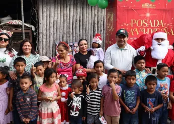 Blanca Merari Fortalece la Unión Familiar en Festivales Navideños de Coquitos y Zona Agrícola