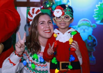 Atenea Gómez Ricalde encabeza el Gran Encendido Navideño en Isla Mujeres