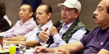 Acuerdan sindicatos y concesionarios de Quintana Roo unirse en un frente transportista