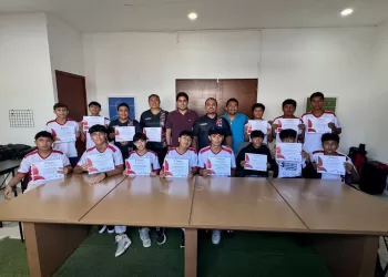 Selección Infantil Varonil de Isla Mujeres recibe reconocimiento por su Campeonato en el Torneo Estatal Socca