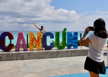 En Cancún tenemos los brazos abiertos para recibir a turistas: Ana Paty Peralta