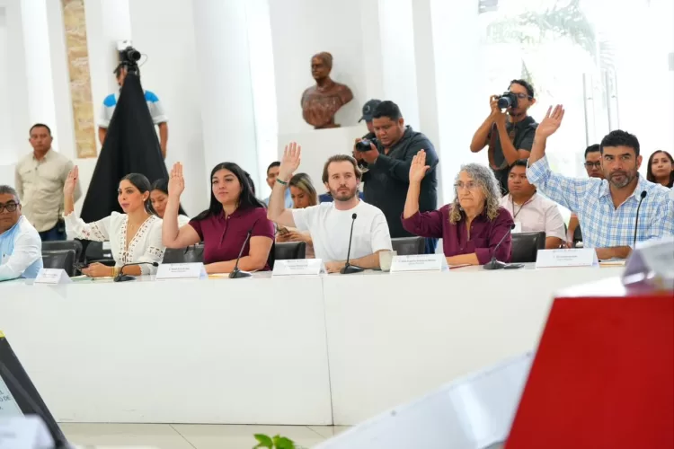 El regidor Fernando Muñoz reconoce a la presidenta Estefanía Mercado por el Presupuesto de Egresos 2026