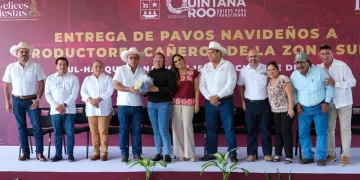 Entrega Mara Lezama 3 mil 640 pavos a familias cañeras del sur de Quintana Roo