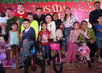 Encabeza Blanca Merari la animada Posada Navideña Leona Vicario 2025