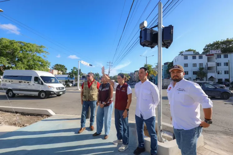 Moderniza Ana Paty Peralta semáforos en avenida la Luna y Kohunlich