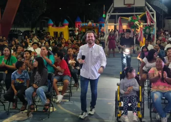 Lleva Anaiza Quian y Fernando Muñoz alegría a las familias de Puerto Aventuras