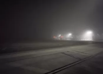 Niebla en Tijuana causa demoras en 8 vuelos de Volaris en Cancún