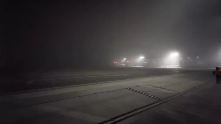 Niebla en Tijuana causa demoras en 8 vuelos de Volaris en Cancún