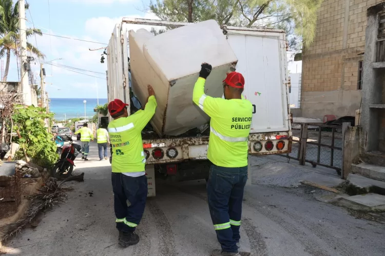 Gobierno Municipal cierra con éxito Mega Campaña de Descacharrización en Isla Mujeres
