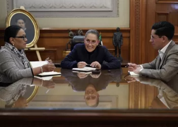 Sheinbaum dialoga con papa León XIV en día de la Virgen de Guadalupe; formaliza la invitación a México