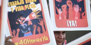 Iniciativa de jornada laboral de 40 horas será discutida hasta febrero en el Senado