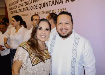 Presidente del TEQROO asiste a la Instalación del COPLADEST