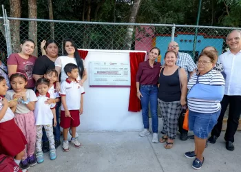 Los escuchamos y les cumplimos a los vecinos de "El Peral": Ana Paty Peralta