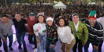 Llenan niñas, niños y familias el Parque Principal en la Posada Navideña Puerto Morelos 2025