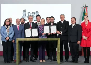 Aumento al salario mínimo de 13%; será de 9 mil 582.47 pesos para 2026: Sheinbaum