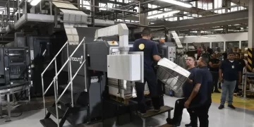 INE da licitación para producir credenciales a Cosmocolor en alianza con la paraestatal Talleres Gráficos de México