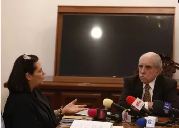 Gobierno no quiere consejeros avasallados: Pablo Gómez al recibir del INE propuestas de Reforma Electoral