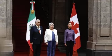 Sheinbaum recibe a gobernadora general de Canadá en ceremonia oficial