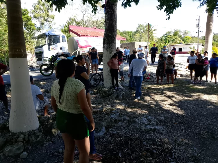 Retienen a personal de CAPA en Lázaro Cárdenas por falta de agua