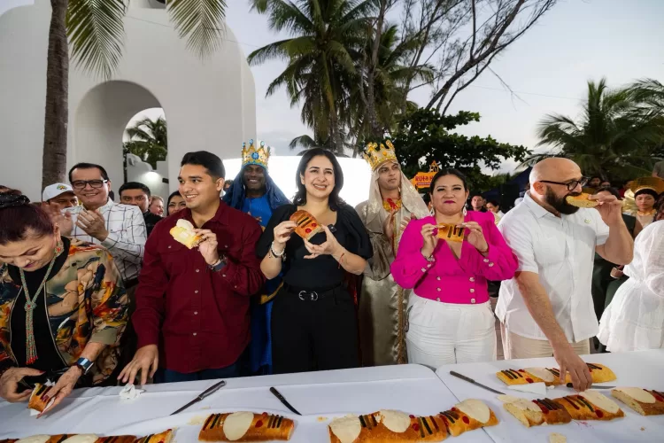 Estefanía Mercado encabeza corte de monumental Rosca de Reyes de 2.5 km en Playa del Carmen