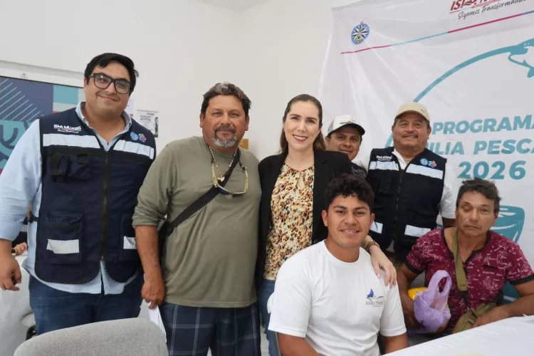 Atenea Gómez supervisa registro del Programa Familia Pescadora para fortalecer apoyo al sector pesquero de Isla Mujeres