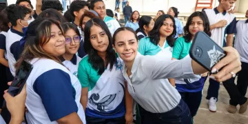 Destaca Ana Paty Peralta apoyo permanente a la educación en Cancún