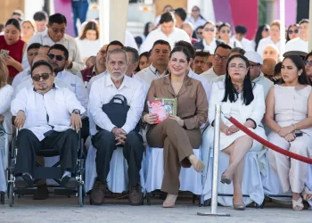 Estefanía Mercado reconoce liderazgo de Mara Lezama en aniversario 51 de la Constitución Política de Quintana Roo