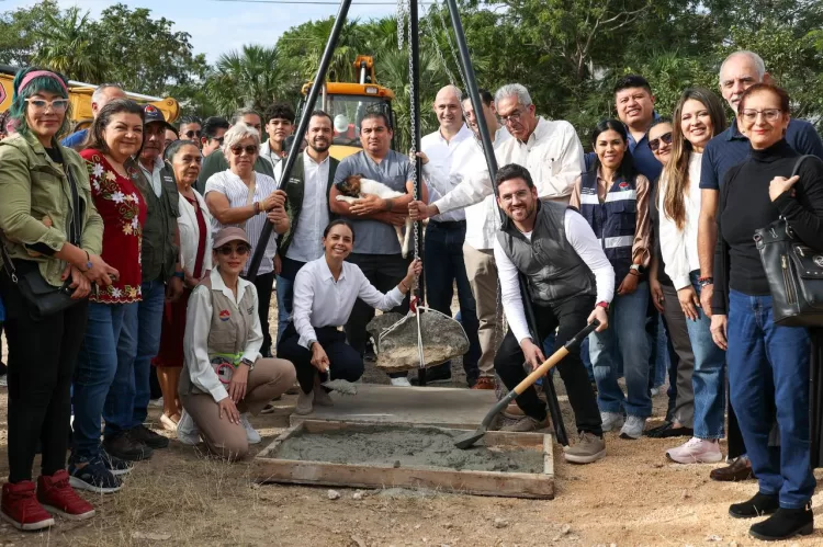 Coloca Ana Paty Peralta primera piedra del Hospital de Bienestar Animal