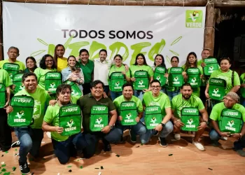 Encabeza Renán Sánchez Tajonar entrega de kits del Partido Verde en Tulum