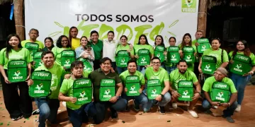 Encabeza Renán Sánchez Tajonar entrega de kits del Partido Verde en Tulum