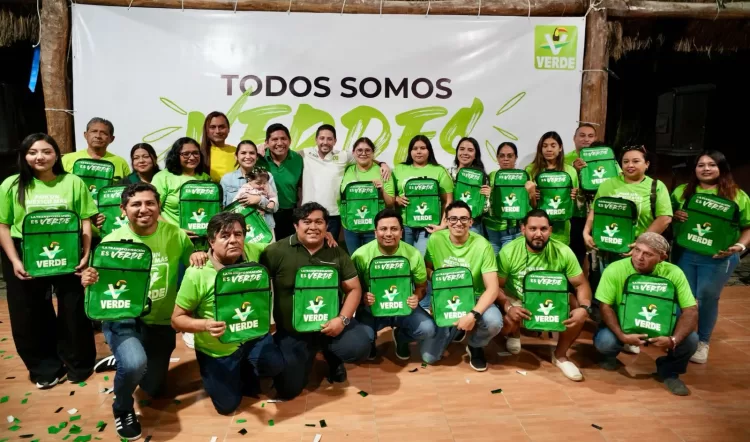 Encabeza Renán Sánchez Tajonar entrega de kits del Partido Verde en Tulum