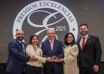 Playa del Carmen gana el Premio Excelencias Turísticas en la FITUR 2026 por la Ruta de la Miel y la Selva
