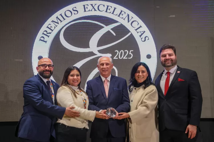 Playa del Carmen gana el Premio Excelencias Turísticas en la FITUR 2026 por la Ruta de la Miel y la Selva
