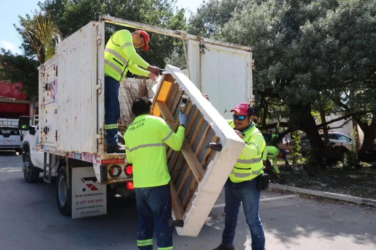 Gobierno de Isla Mujeres continúa con el programa de Descacharrización; retira 3.5 toneladas de cacharros
