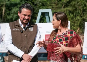 Mara Lezama y Zoé Robledo supervisan predio para nueva Unidad de Diagnóstico y Tratamiento Ambulatorio del IMSS en Cancún