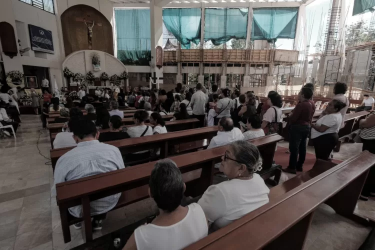 Cientos despiden al primer obispo de la Diócesis Cancún-Chetumal