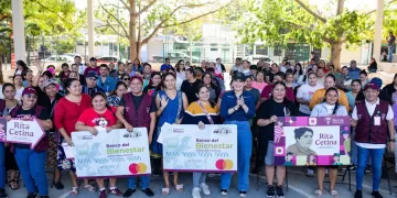 Acompaña Estefanía Mercado entrega de las becas “Rita Cetina” del Gobierno Federal