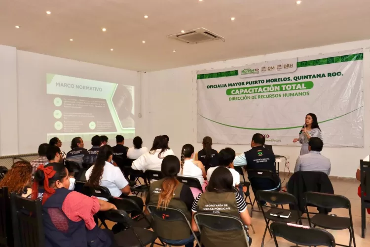 Continuará la capacitación para profesionalizar al personal del Ayuntamiento, afirma Blanca Merari