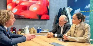 Anuncia Ana Paty Peralta evento “Cancún, Fiesta de la Pizza” desde Madrid