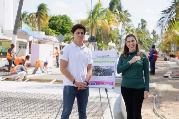 Atenea Gómez Ricalde supervisa avances de la obra integral en el malecón y avenida de la Rueda Medina en Isla Mujeres