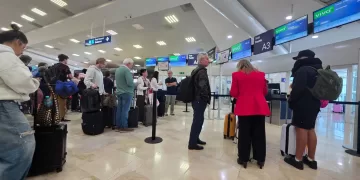Canceladas 32 operaciones en el aeropuerto de Cancún por tormentas invernales