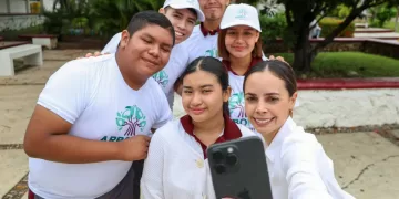 Invita Ana Paty Peralta a secundarias y preparatorias participar en “Arboriza Cancún en tu Escuela”
