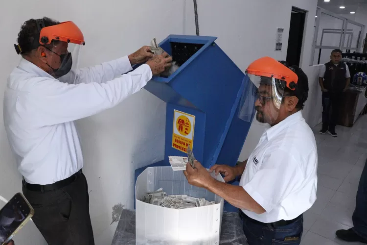 INE Quintana Roo destruye más de 25 mil credenciales para votar