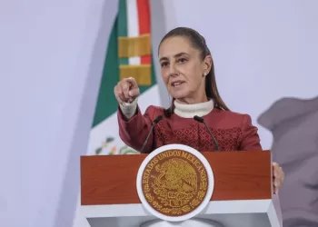 Sheinbaum en llamada con Trump: Intervención militar de EU en México “no está sobre la mesa”