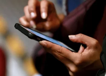 Morena en San Lázaro defiende registro obligatorio de celulares; "es para combatir extorsión"
