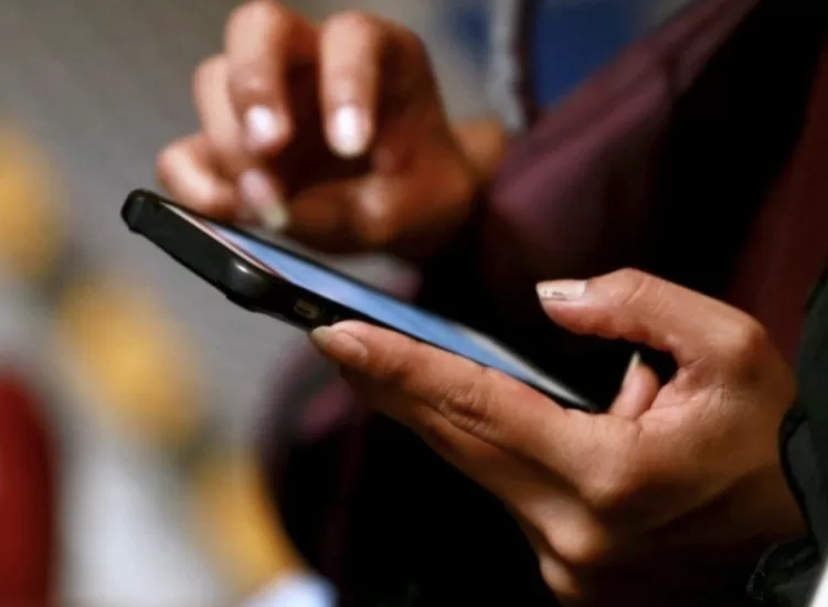 Firmas telefónicas deben proteger datos de usuarios: Claudia Sheinbaum